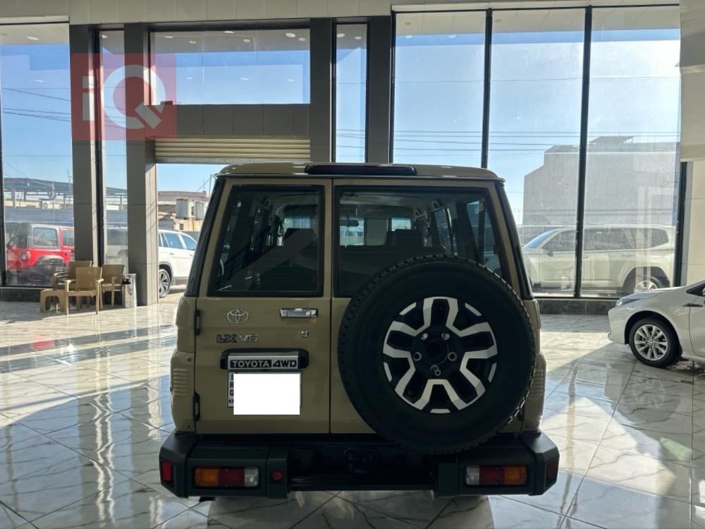 تويوتا لاند كروزر 76